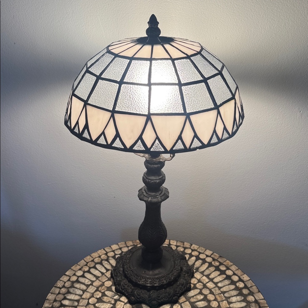 Vintage Leaded Stained Glass Table Lamp 17” ornate heavy iron base. Elegant!